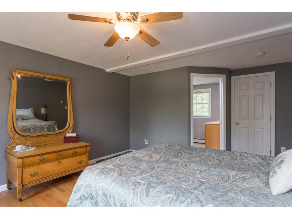 1 Elizabeth Road Sandown, NH 03873 - Photo 15 of 32