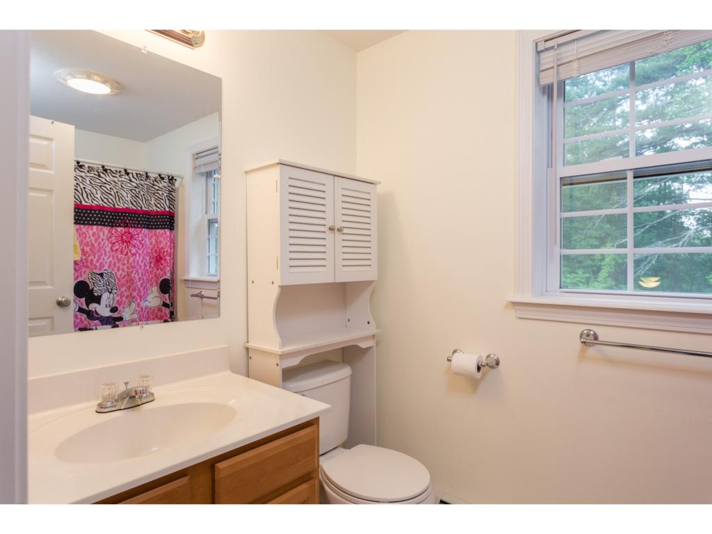 1 Elizabeth Road Sandown, NH 03873 - Photo 25 of 32