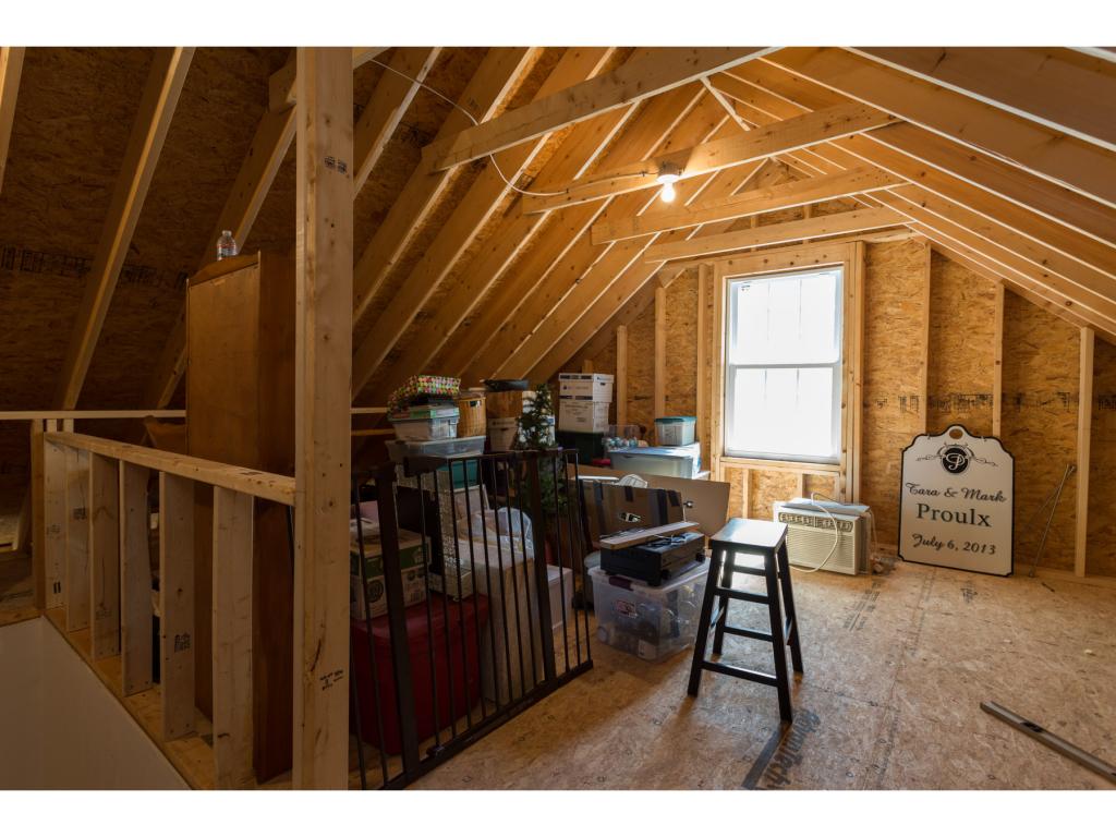 1 Elizabeth Road Sandown, NH 03873 - Photo 26 of 32