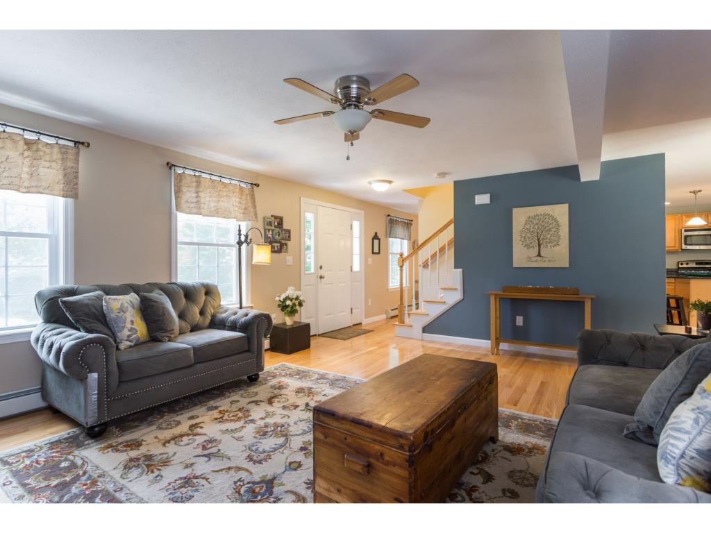 1 Elizabeth Road Sandown, NH 03873 - Photo 6 of 32