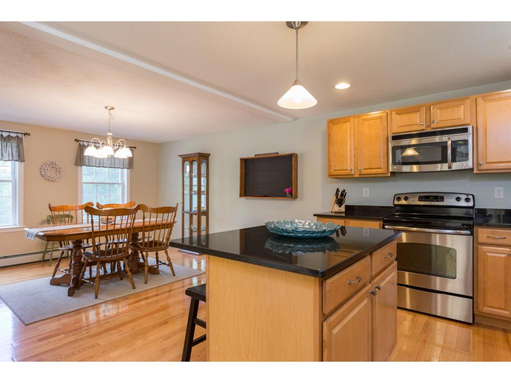 1 Elizabeth Road Sandown, NH 03873 - Photo 8 of 32