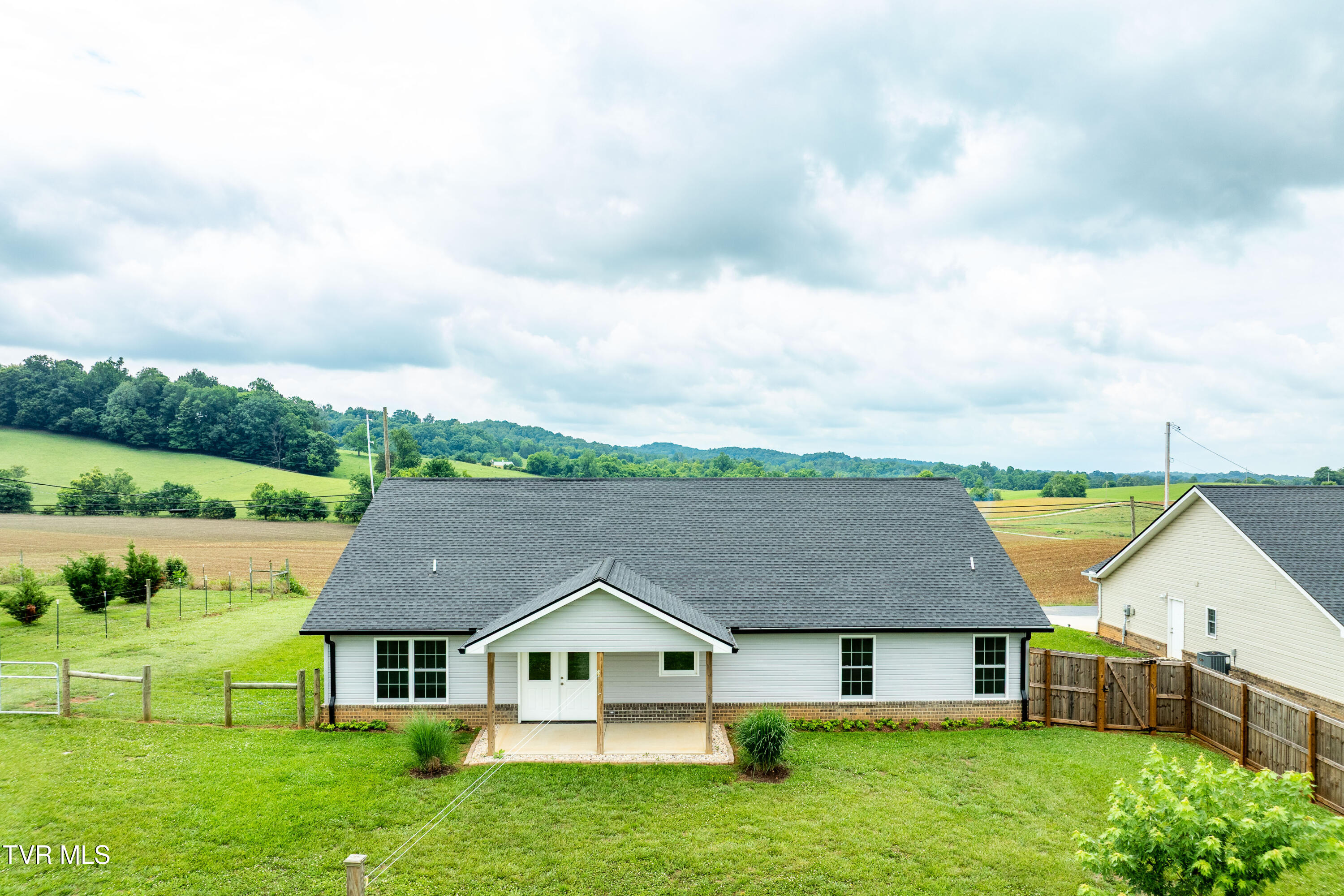 595 Pleasant Valley Road Jonesborough, TN 37659 - Photo 49 of 55 595 Pleasant Valley Road (20 of 72)