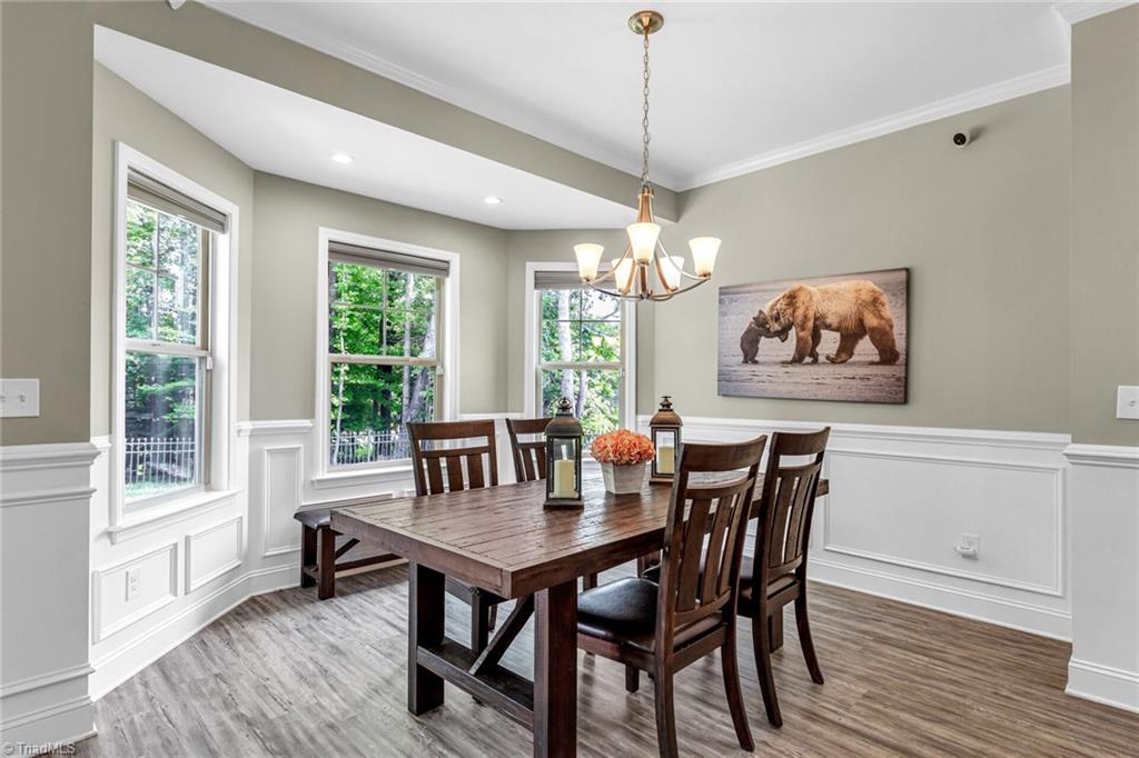 645 Strawberry Road Reidsville, NC 27320 - Photo 10 of 43 Bay Window Dining Room