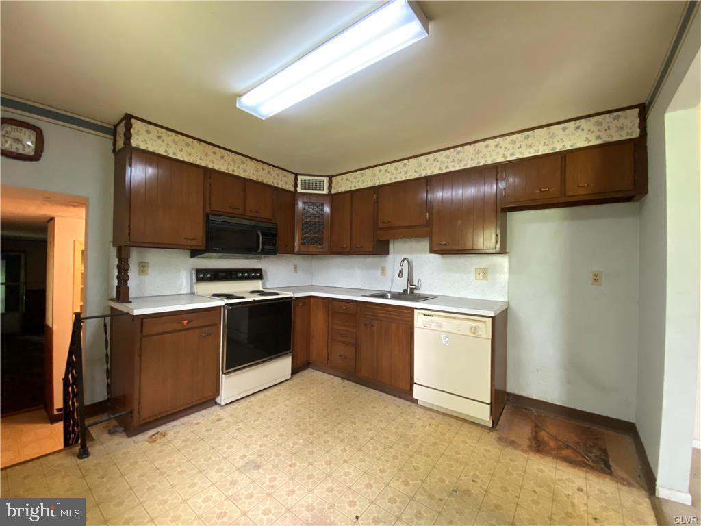 3128 Oakland Road Bethlehem, PA 18020 - Photo 11 of 33 Gallery Image 11