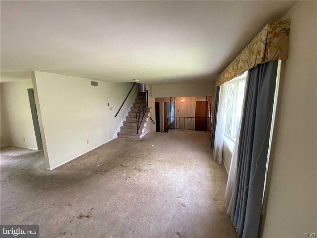 3128 Oakland Road Bethlehem, PA 18020 - Photo 6 of 33 Gallery Image 6