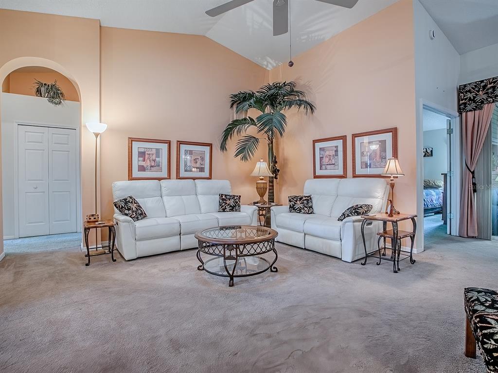 4552 Peach Tree Leesburg, FL 34748 - Photo 4 of 48