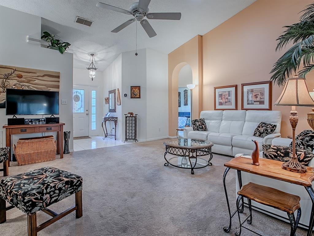 4552 Peach Tree Leesburg, FL 34748 - Photo 5 of 48