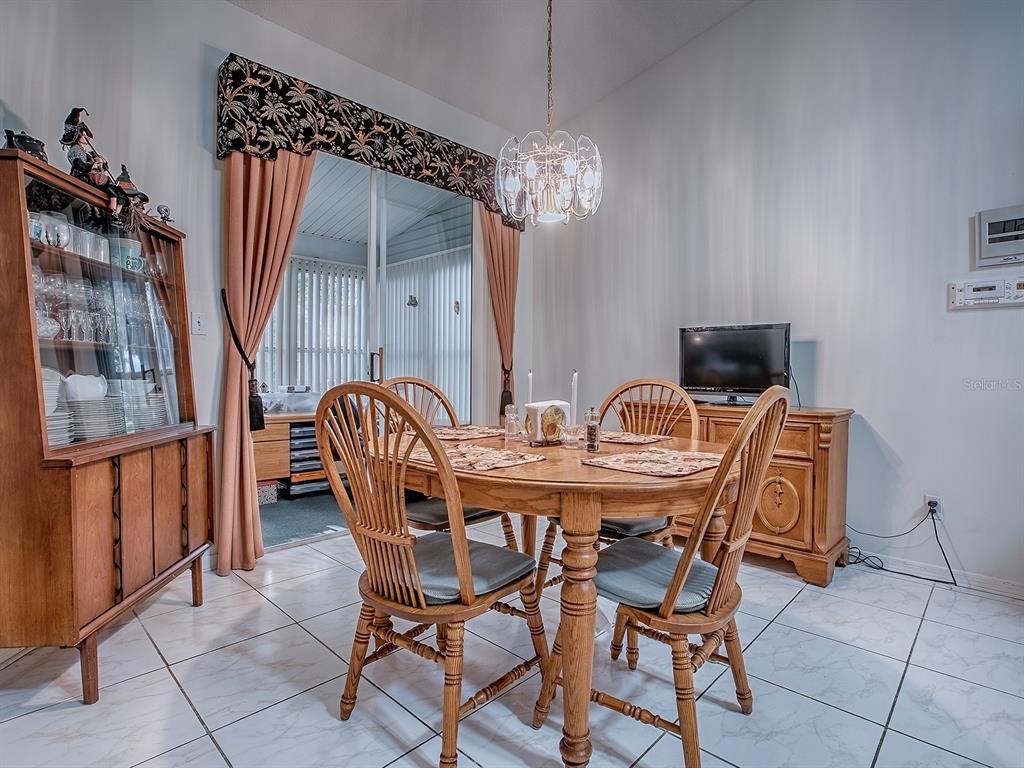 4552 Peach Tree Leesburg, FL 34748 - Photo 7 of 48