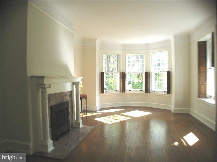764 Conestoga Road Berwyn, PA 19312 - Photo 5 of 24 Living Room
