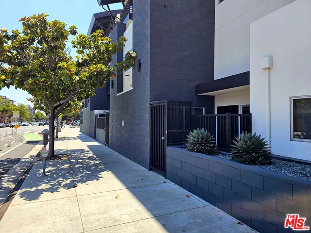$4,200 | 1617 Broadway, Unit D, Santa Monica, CA 90404