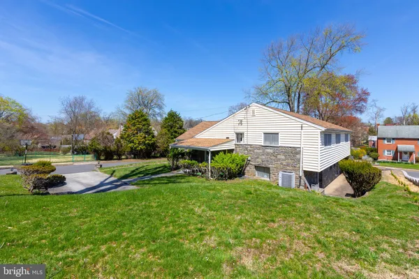 $399,900 | 4900 Cedar Lane, Drexel Hill, PA 19026