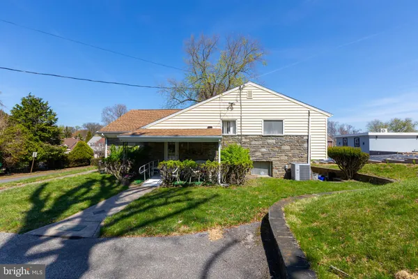 $399,900 | 4900 Cedar Lane, Drexel Hill, PA 19026