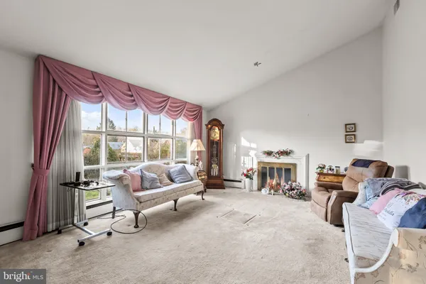 $399,900 | 4900 Cedar Lane, Drexel Hill, PA 19026