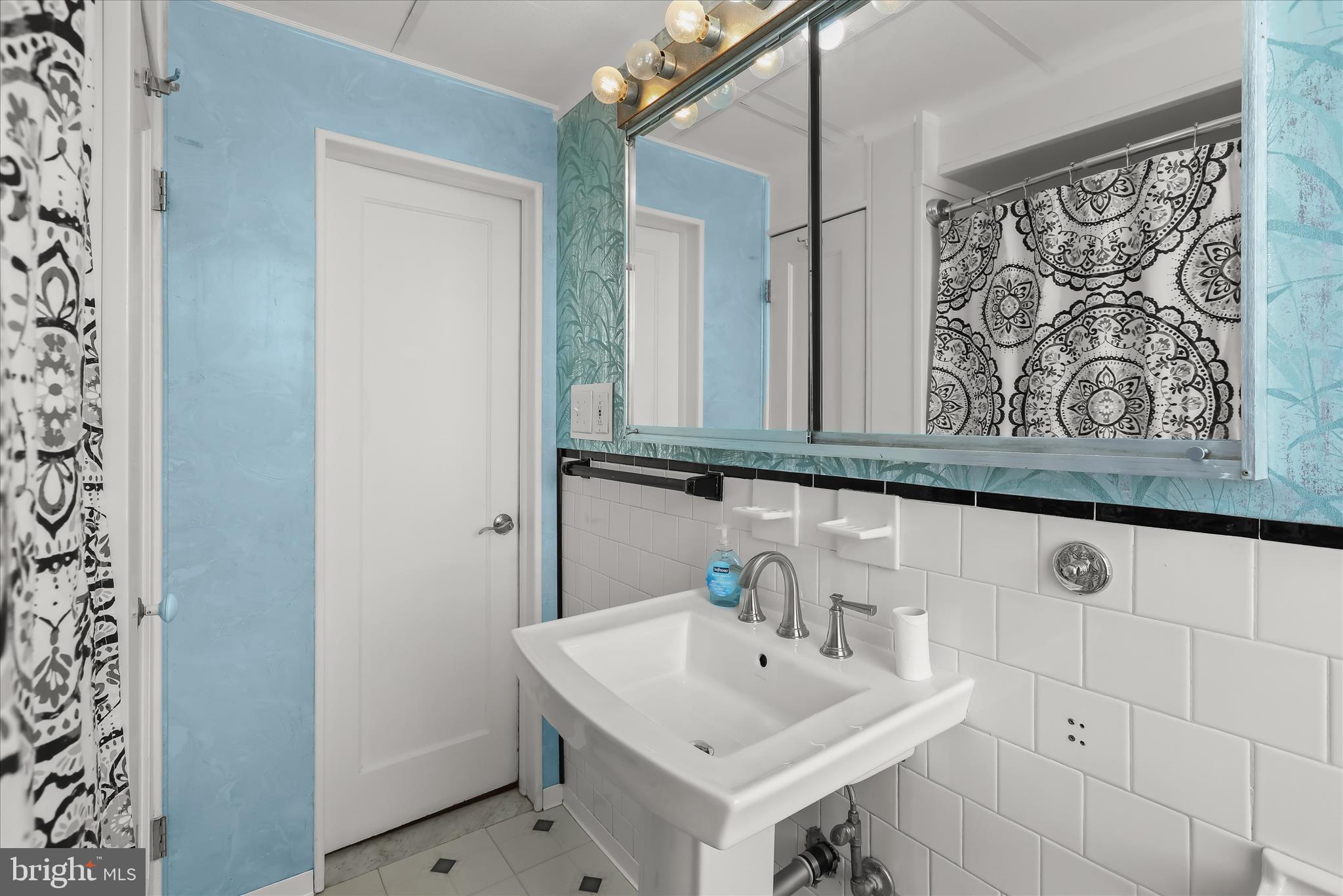 1823 Deveron Road Towson, MD 21286 - Photo 28 of 43 Full Bath