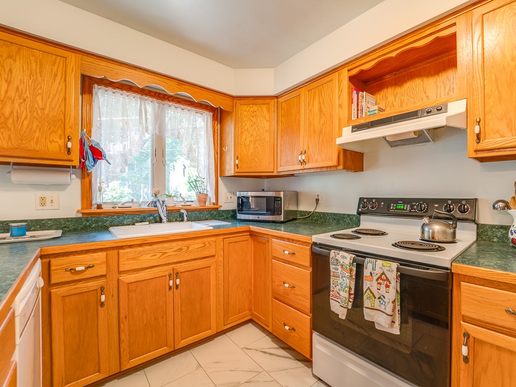 31 Lanark Crescent Rochester, NY 14609 - Photo 12 of 34