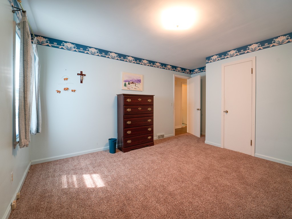 31 Lanark Crescent Rochester, NY 14609 - Photo 15 of 34