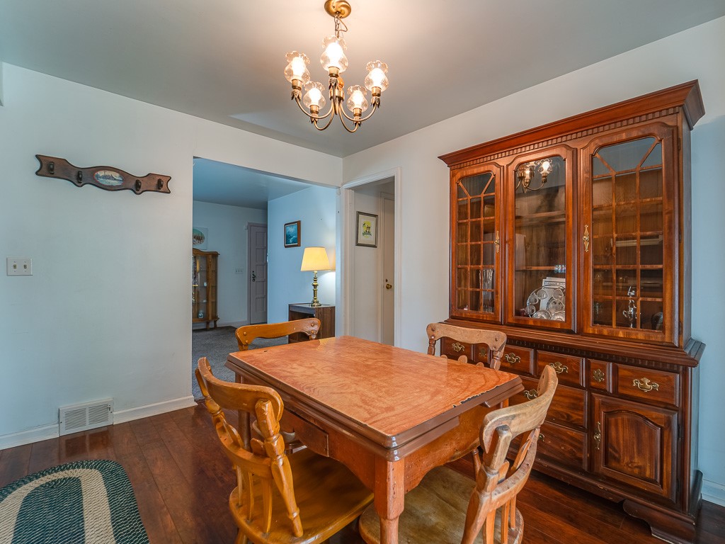 31 Lanark Crescent Rochester, NY 14609 - Photo 8 of 34