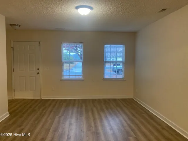 $1,250 | 300 Burley Drive, Unit 8, Hubert, NC 28539