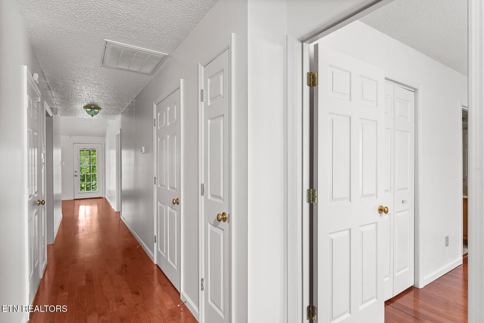 8025 Fenton Way Powell, TN 37849 - Photo 8 of 21 Gallery Image 8