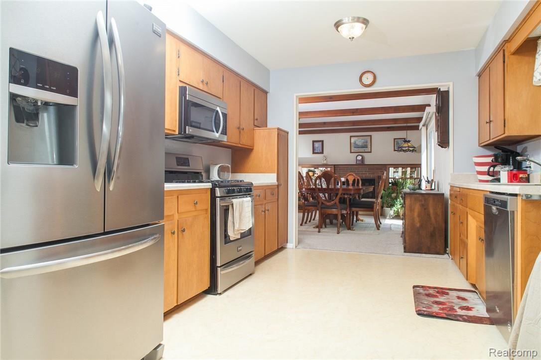 524 Chestnut Street Flushing, MI 48433 - Photo 13 of 32 C.Kitchen17
