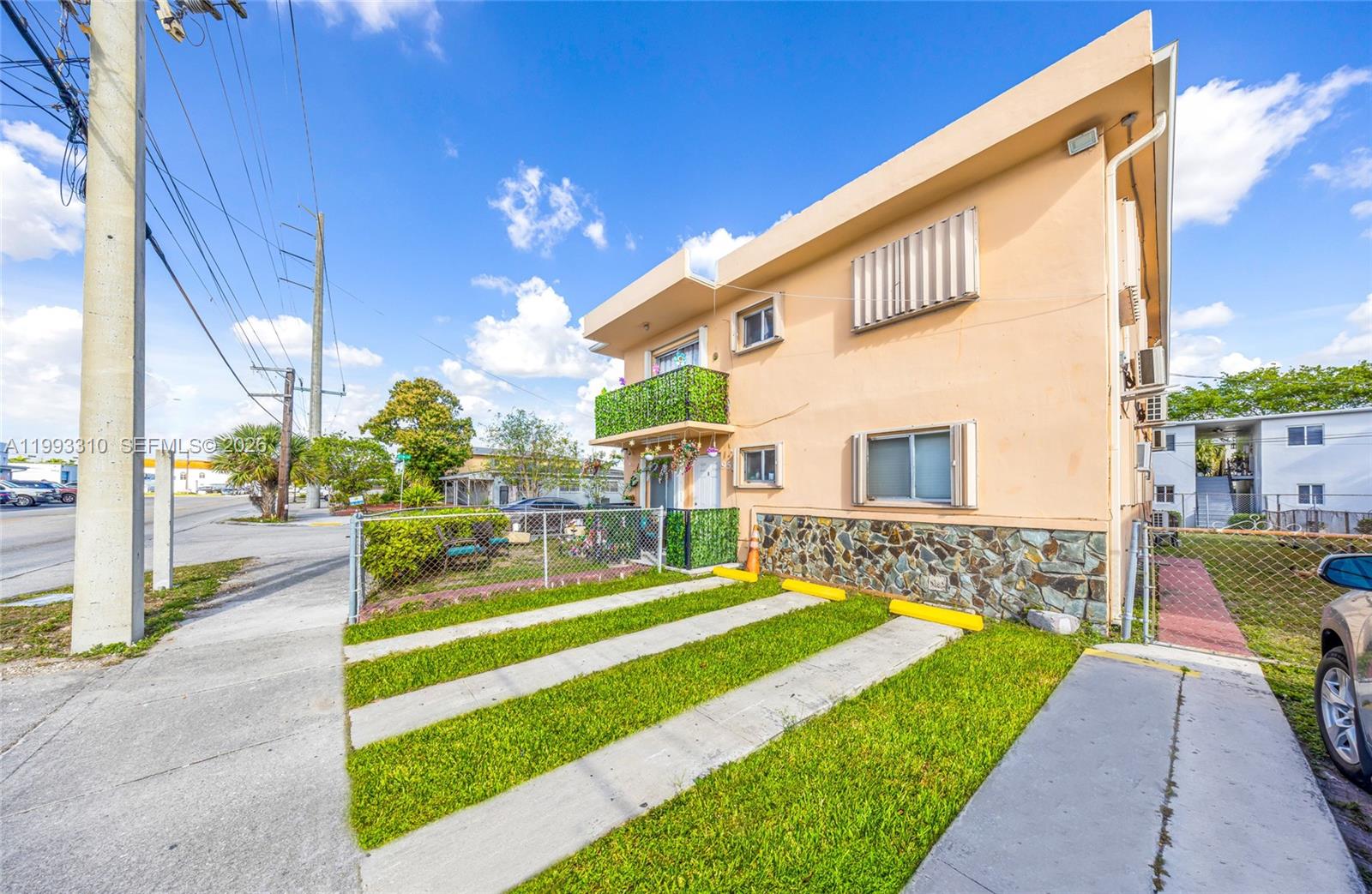 955 West 23rd Street Hialeah, FL 33010 - Photo 3 of 30