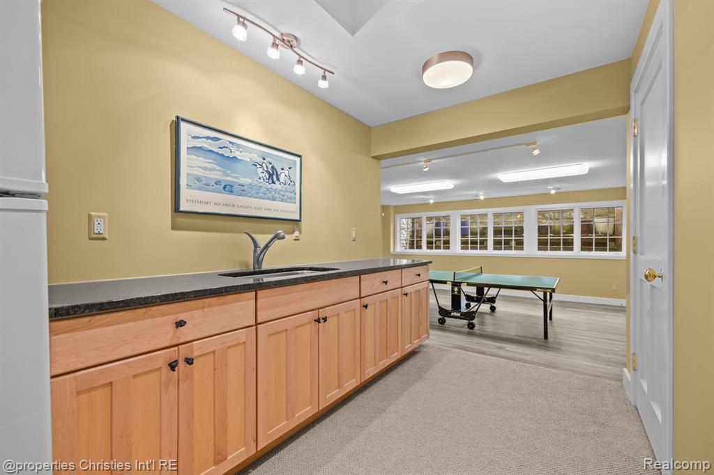 1041 Greentree Road Bloomfield Hills, MI 48304 - Photo 50 of 70