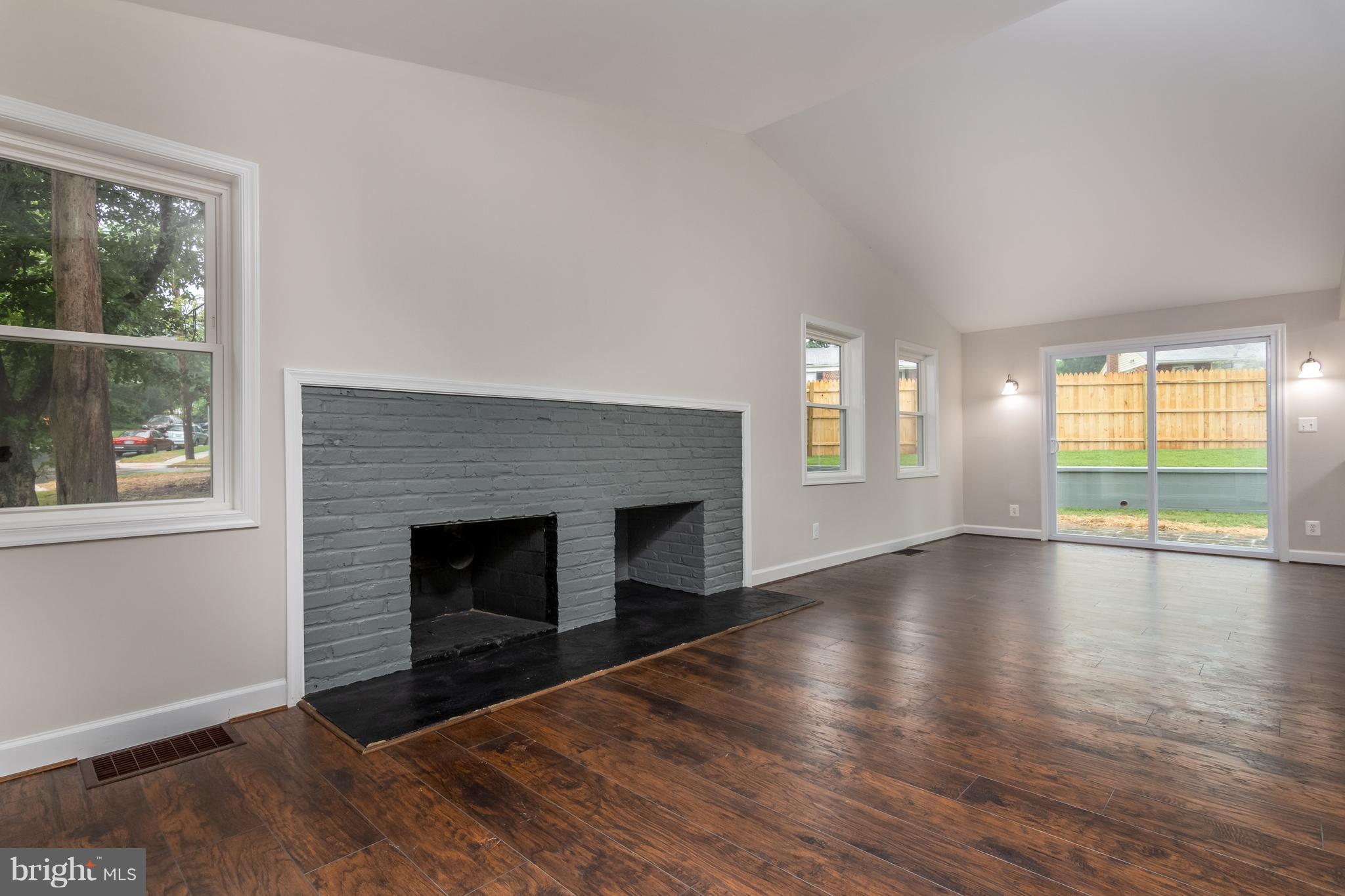 11900 Ivanhoe Street Silver Spring, MD 20902 - Photo 3 of 24 Living Room