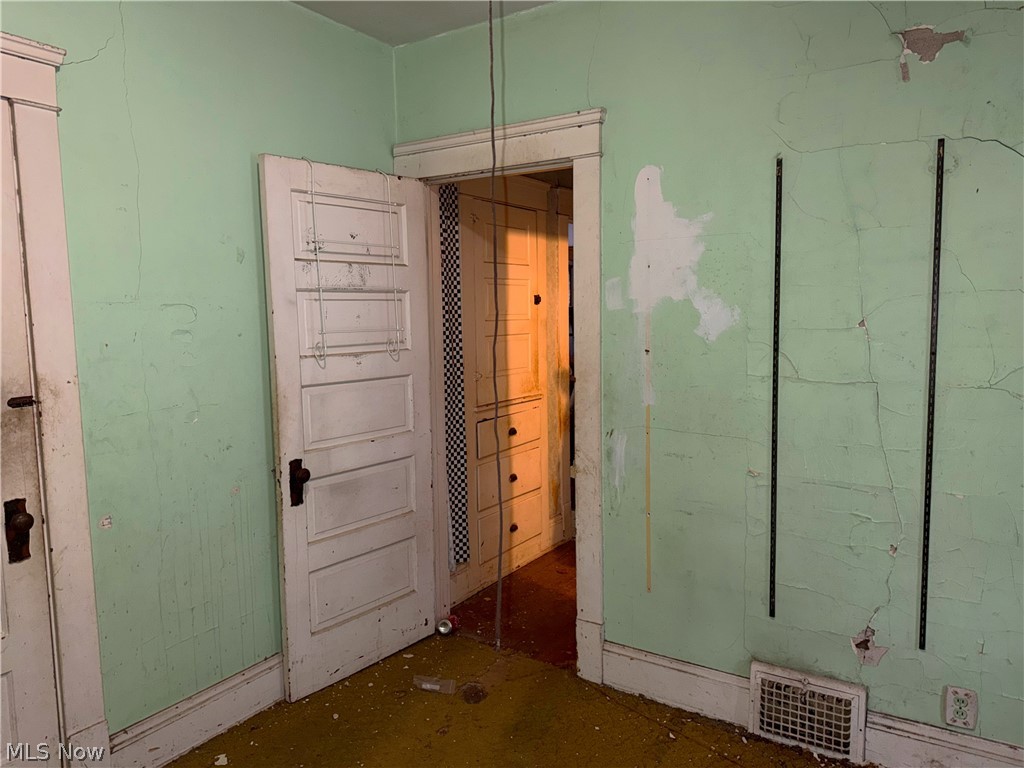1749 Rosedale Avenue Cleveland, OH 44112 - Photo 12 of 43 Bedroom