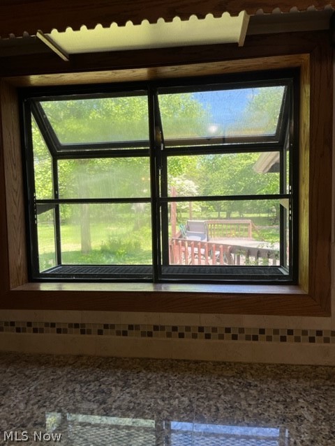 4671 Anderson Road Cleveland, OH 44121 - Photo 7 of 18
