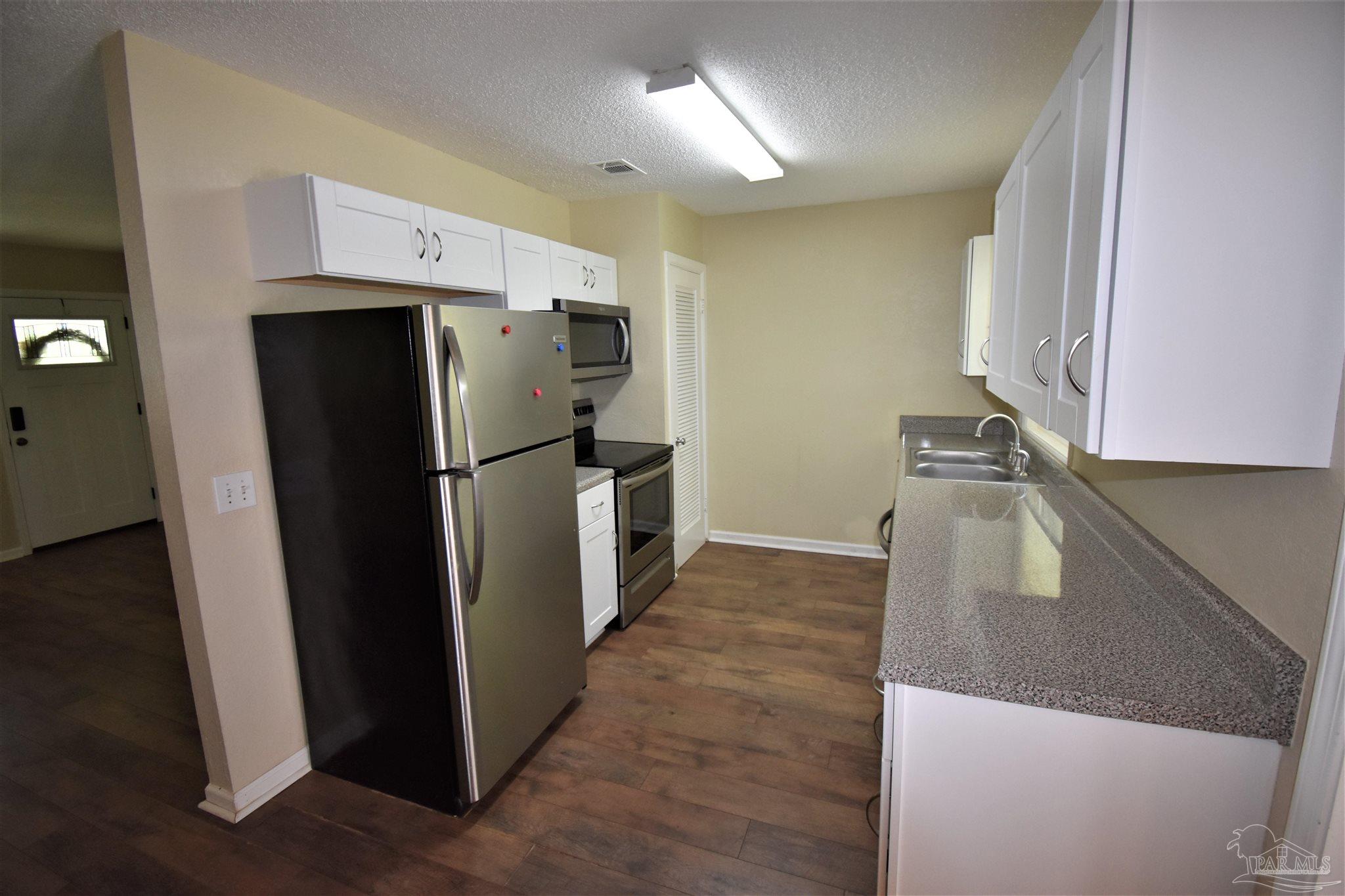 6585 Hamilton Bridge Road Milton, FL 32570 - Photo 5 of 19 Gallery Image 5