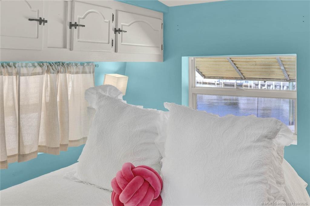 10701 South Ocean Drive, Unit 713 Jensen Beach, FL 34957 - Photo 16 of 39 a bathroom with a bathtub