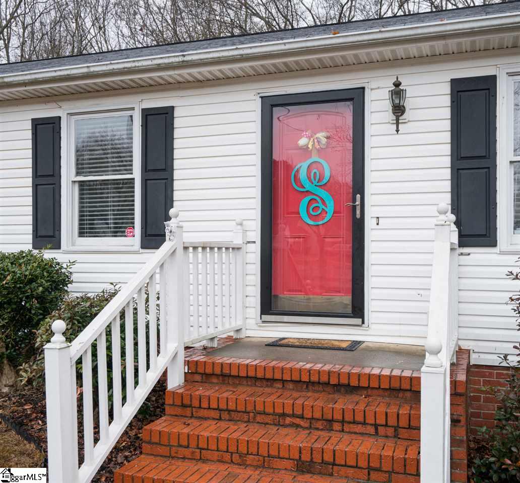 113 Duncan Road Greenville, SC 29617 - Photo 3 of 23