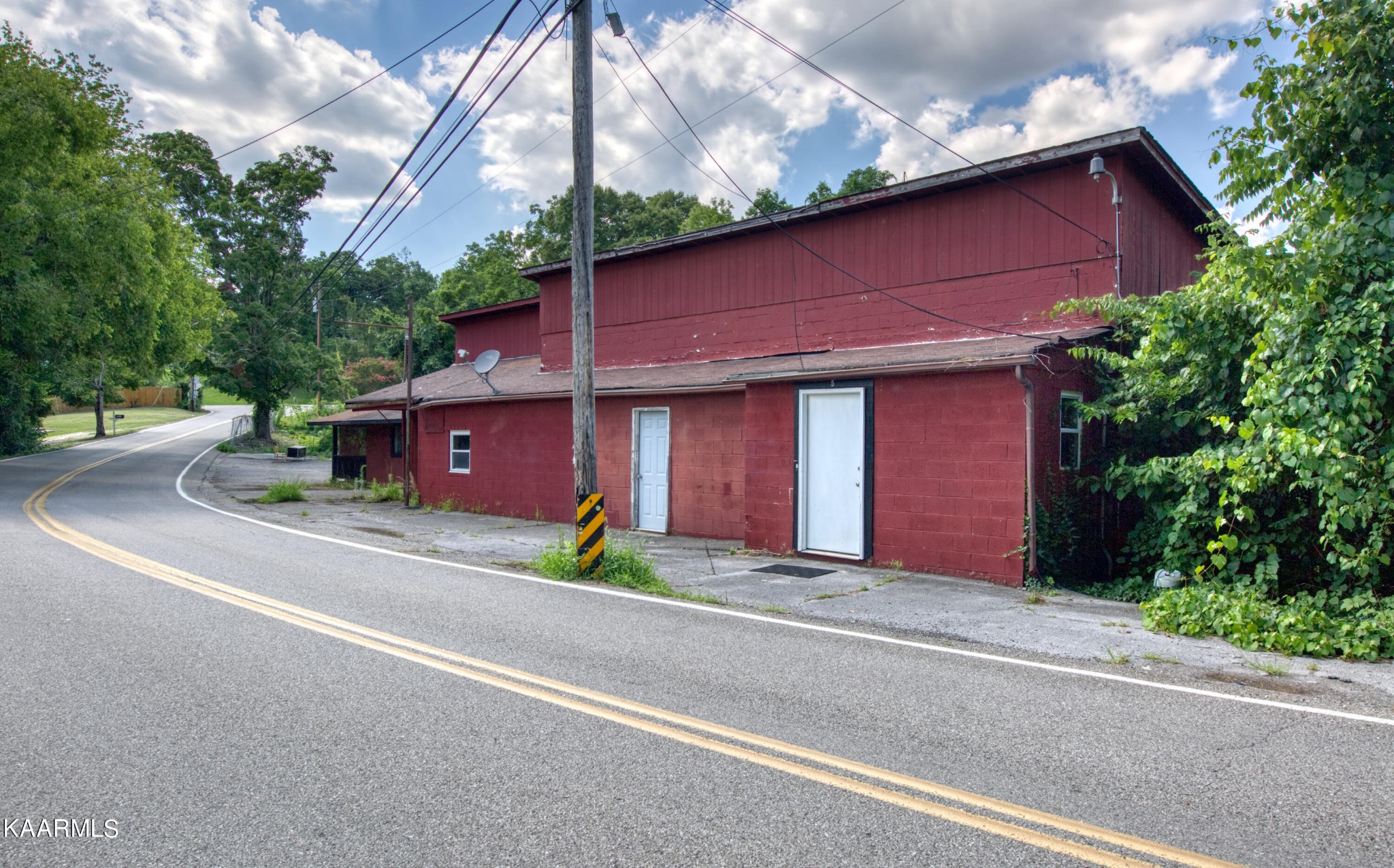 5426 Neubert Springs Road Knoxville, TN 37920 - Photo 3 of 26 Gallery Image 3