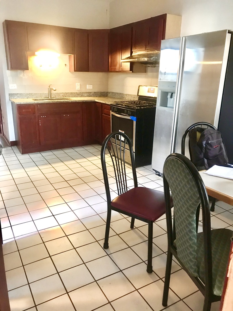937 West 33rd Place, Unit 3F Chicago, IL 60608 - Photo 7 of 11
