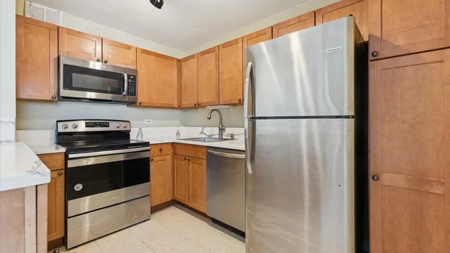 $2,700 | 655 West Irving Park Road, Unit 3704, Chicago, IL 60613