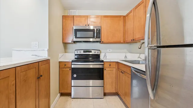 $2,700 | 655 West Irving Park Road, Unit 3704, Chicago, IL 60613