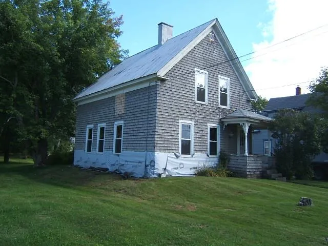 $179,900 | 8 Kilkenny Street, Lancaster, NH 03584