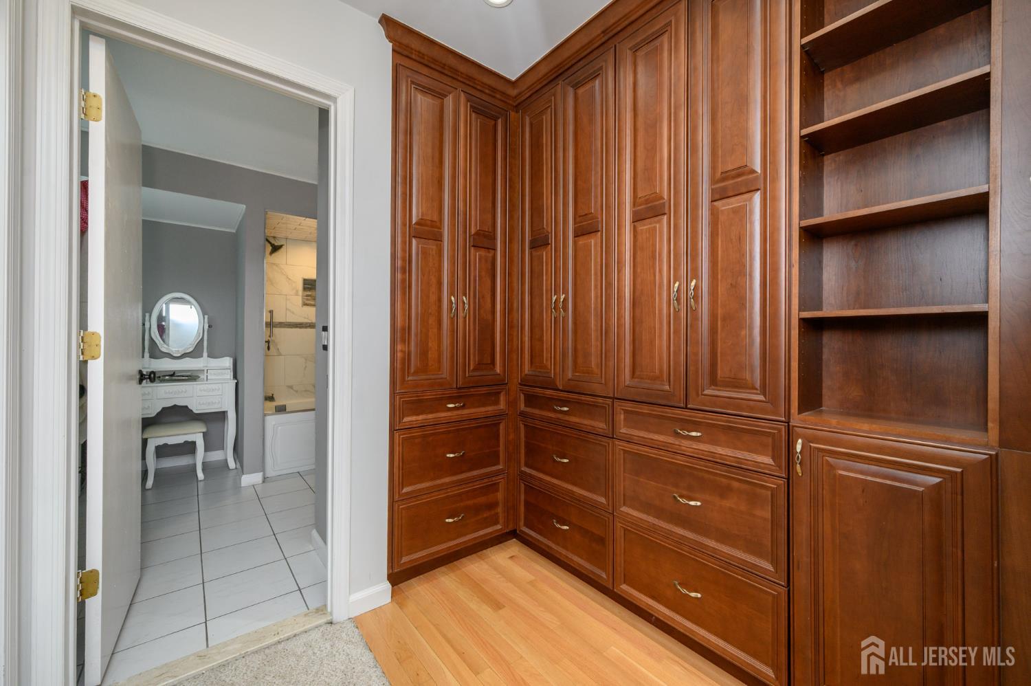 675 Raritan Road, Unit 24 Clark, NJ 07066 - Photo 18 of 37