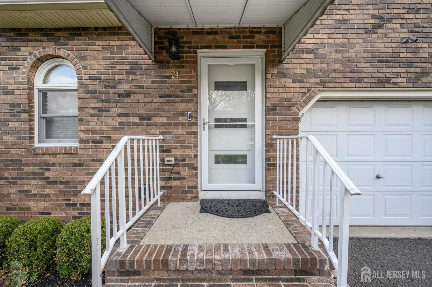 675 Raritan Road, Unit 24 Clark, NJ 07066 - Photo 2 of 37