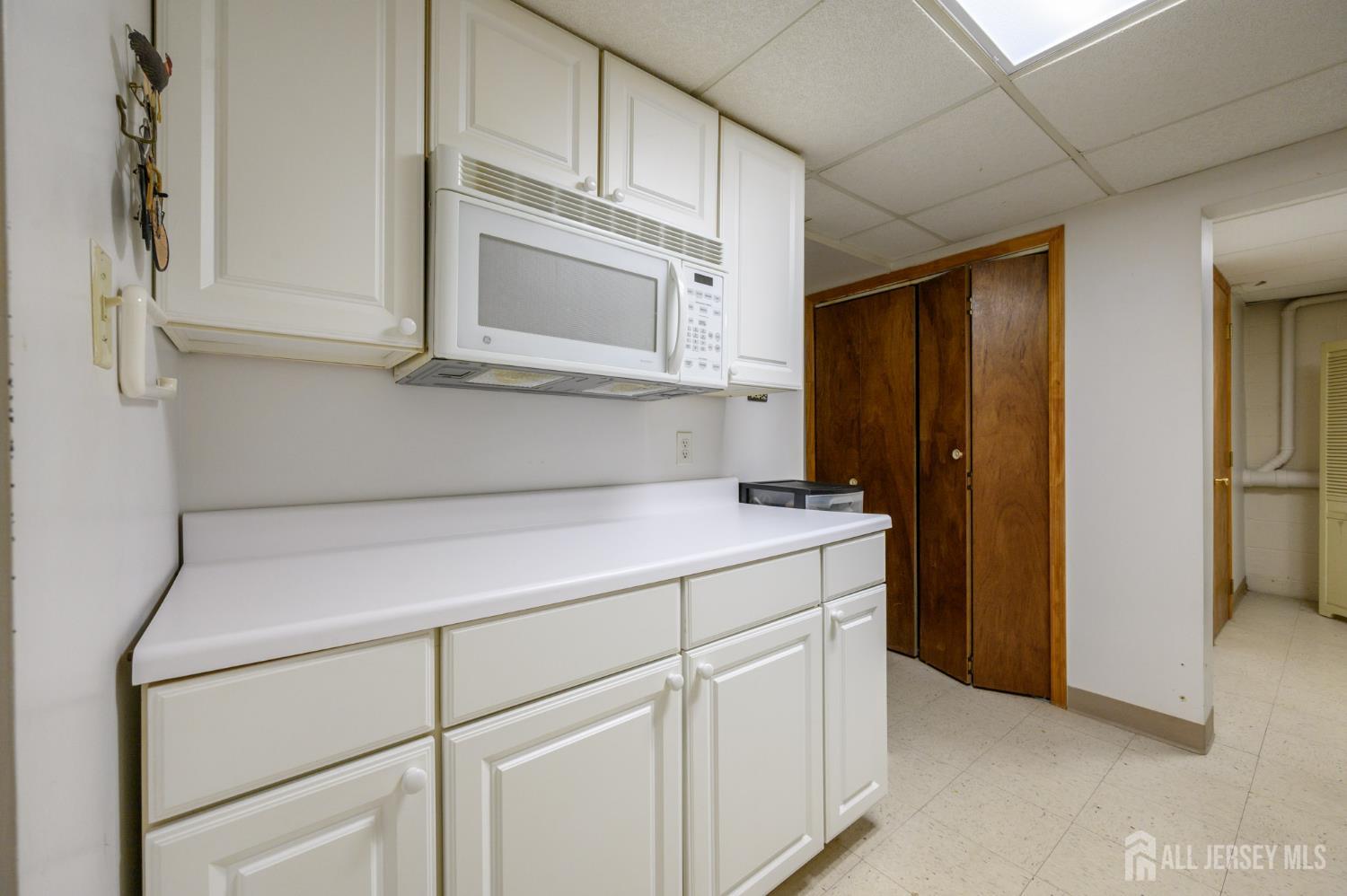 675 Raritan Road, Unit 24 Clark, NJ 07066 - Photo 29 of 37