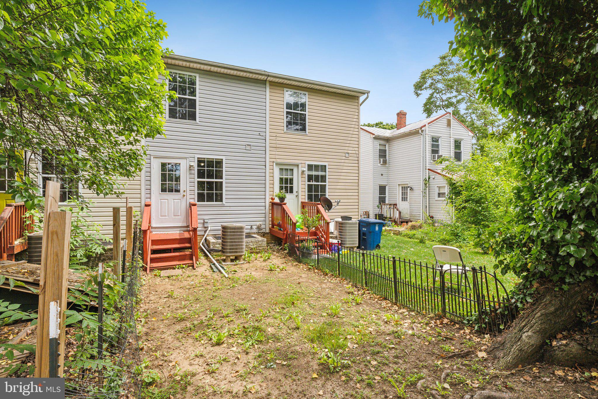 28 Johnson Place Annapolis, MD 21401 - Photo 34 of 35 a view of outdoor space yard and porch