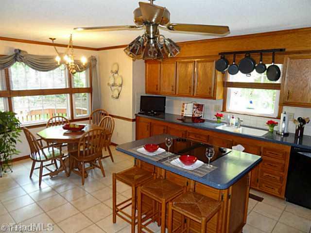 585 Barkworth Road Clemmons, NC 27012 - Photo 2 of 16 Kitchen.