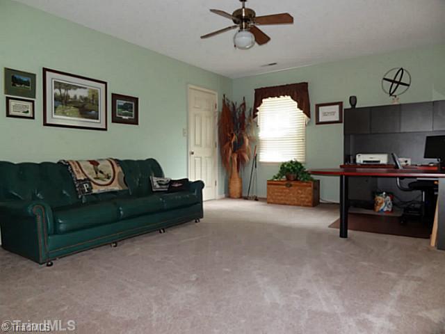 585 Barkworth Road Clemmons, NC 27012 - Photo 9 of 16 2nd Bedroom.