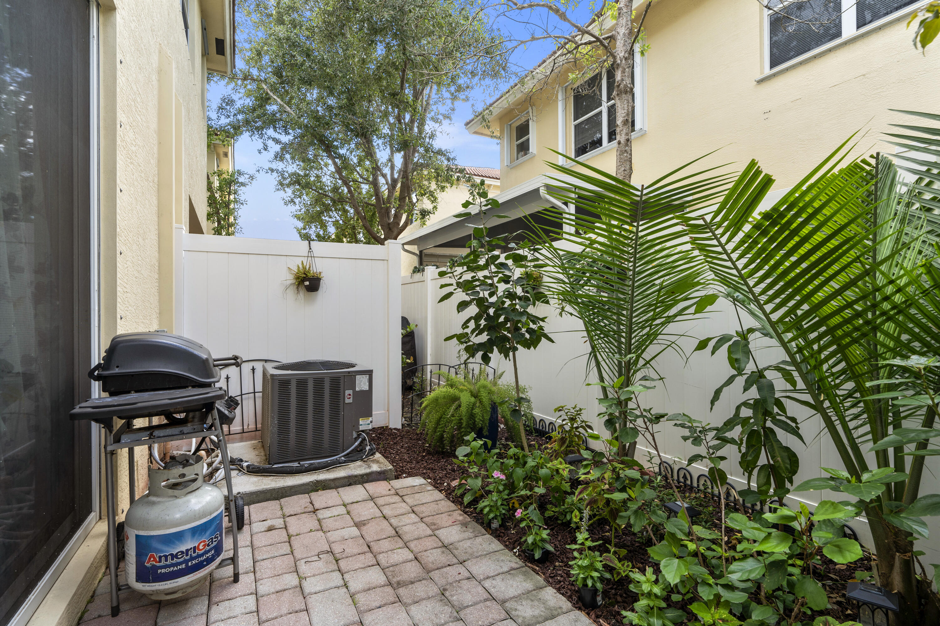 9484 Southwest Merlin Court Stuart, FL 34997 - Photo 28 of 32 _DSC5473