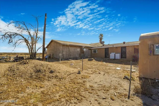 $300,000 | 13861 East Ave G 6, Lancaster, CA 93535