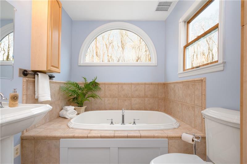 172 McCoy Road McKees Rocks, PA 15136 - Photo 17 of 25
