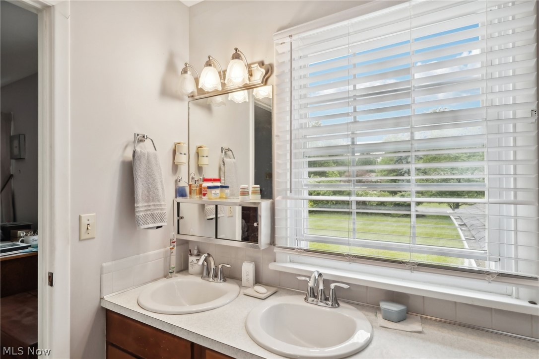 3819 Maplecrest Road Woodmere, OH 44122 - Photo 24 of 34 Gallery Image 24
