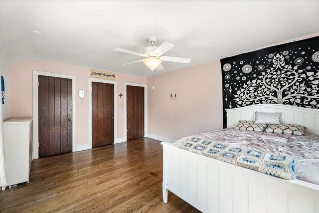 $699,000 | 219 East St Charles Road, Elmhurst, IL 60126