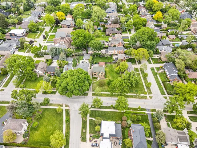 $699,000 | 219 East St Charles Road, Elmhurst, IL 60126