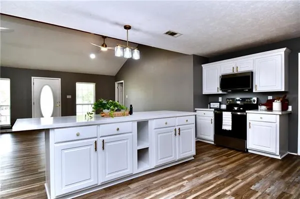 $259,000 | 728 Austin Drive, Pineville, LA 71360